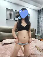 江苏肥臀嫩奶骚菲菲，大方展示被男朋友爆操1