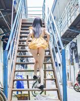 约的一个小姑娘 校园漏出 摄影 黄色裙子 看有喜欢的吗