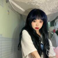 大家好，只是慧慧的一个自拍。2