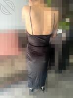 14、姐姐换上吊带裙，可以完美的看到她的大奶子。2