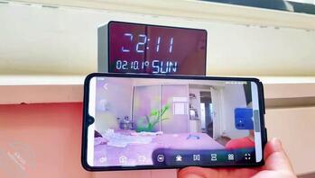 在姐姐房间里面放了一个闹钟摄像头偷拍姐姐