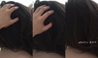 小母狗给主人舔