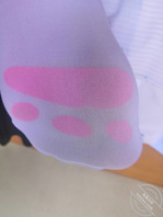 射到妹妹丝袜脚上了都没发现，还把小骚鞋穿上了1