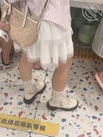 尾随萝莉学生妹，把玩小皮鞋加蕾丝袜（海角第一次发）1