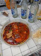 和嫂子吃饭一起喝酒，嫂子喝多了，终于如愿操上嫂子，嫂子哭了。0