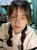 绿帽奴贡献女友生活照供野爹撸管，求野爹羞辱辱骂女友2