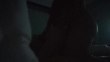 抽着烟爆操俩娃人妻听对白