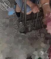 超市骚逼丝袜老板——裙底欣赏0