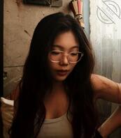 偷拍骚母猪女大学生，丰满，喜欢骚腿和小肚子0