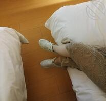 把小女友脱光摆好，偷偷给你们看的，觉得她屁股和奶子怎么样？喜欢就更新0