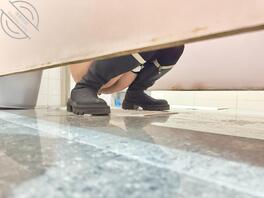 【个人原创 厕拍】超粉微毛逼修长大腿小姐姐放尿盗摄!!!1