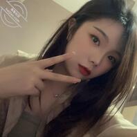 身边的女同学一个成新娘一个是伴娘2