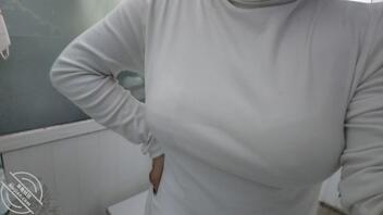 学校里的一只坦克骚母狗0