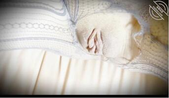 253、家里亲戚刚睡,姐姐就摸我鸡巴,让我欲罢不能,打完炮就撤2