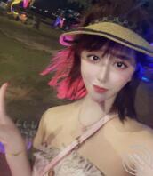 上海商学院工商管理大四学生贺爱芯(重庆人)兼职下海0