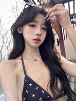 a罩杯女研究生本人投稿，有喜欢的吗？可评价羞辱，她喜欢大叔，会挑刺激的约