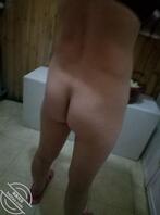 骚熟女张洪影洗澡穿衣服的样子2