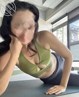 老妈最近开始在健身房找了个私教，而且在朋友圈发一些自己健身的照片了1