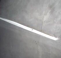 拍个熟人 美女 蹲她好久了 终于拍到她尿尿的样子