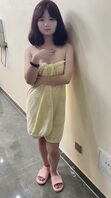 原创:组团去兄弟家轮流上他粉嫩老婆,连奶头都还是粉的闷骚小嫂子