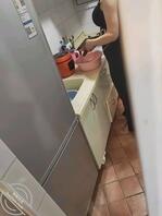 原创老姐的故事6,厨房疯狂偷拍,小弟露出想要艹姐姐的美穴1