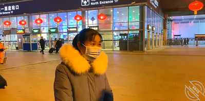 把河南农村单身老妈接到城里,一年时间追妈成功,在陌生城市关起门来做夫妻0