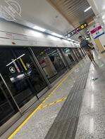 分享-极品成都少妇一步三回头，没得机会抄底2