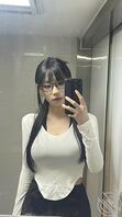 本人投稿，罩杯D大三学生，性欲强喜欢被羞辱，爱交友，自行解锁联系方式2