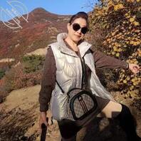 附近加的熟女，看着就想操。不知道有木有机会搞一搞。2