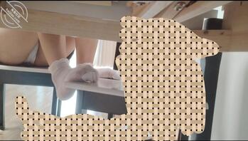 偷拍老婆，好像找人插入她的肥逼