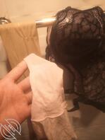 犹豫好几天,刚鼓起勇气射到了我妈内裤上,希望她能发现吧0