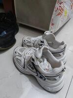 高一表妹放假回家啦，34码的小脚搭配上可爱的花边白棉袜，射在袜子里2