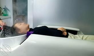 同事人妻，老公嘴里的贤惠妻子，我胯下的淫荡母狗，留下评论发生活照。2