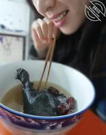 (78)【原创】周末在家和老姐补补血,顺便让老姐这几天歇歇。0