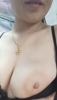 绿帽贡献自己的老婆骚照0