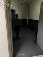 没敢正面拍脸，长的还行，只有背影