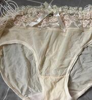 今天偷闻了妈妈的内裤，大海的味道，舔了舔有股骚味1