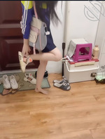 周末家里停电妹妹来我出租屋避暑，精虫上脑的我偷袭了睡着的妹妹1