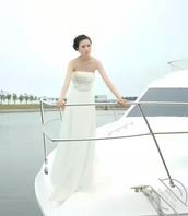 铁岭人妻，妓欣曝光-潜入新房在婚纱照下，偷拍露逼新娘