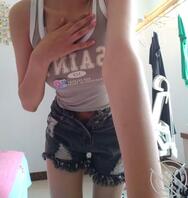 19岁的小母狗 骚逼确实嫩2