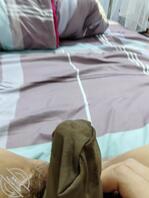 撸射老妈的短丝袜1