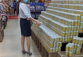 小学的骚英语老师，每天上课就穿着肉丝高跟鞋2