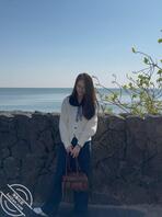 看我堂妹平时也没上班，怎么有钱到处去玩，平时看着挺单纯的