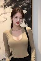 看我堂妹平时也没上班，怎么有钱到处去玩，平时看着挺单纯的2