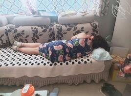 56岁的老妈风韵犹存1