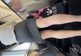 牛仔裤和包臀裙哪个更有性价比？0