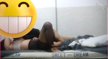 原创】老妈又喝醉了，她叫我帮她吹头发，顺利完成了第一次偷情操逼2