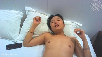 《原创》给妹妹破处2