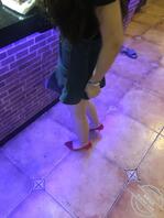 近距离跟拍红高跟邻居少妇，差点被发现，有人喜欢吗 有的话下期继续跟拍1