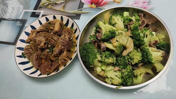 [原创13]纯福利视频，没人在家弟弟溜进我房被操得正爽时家人回来了